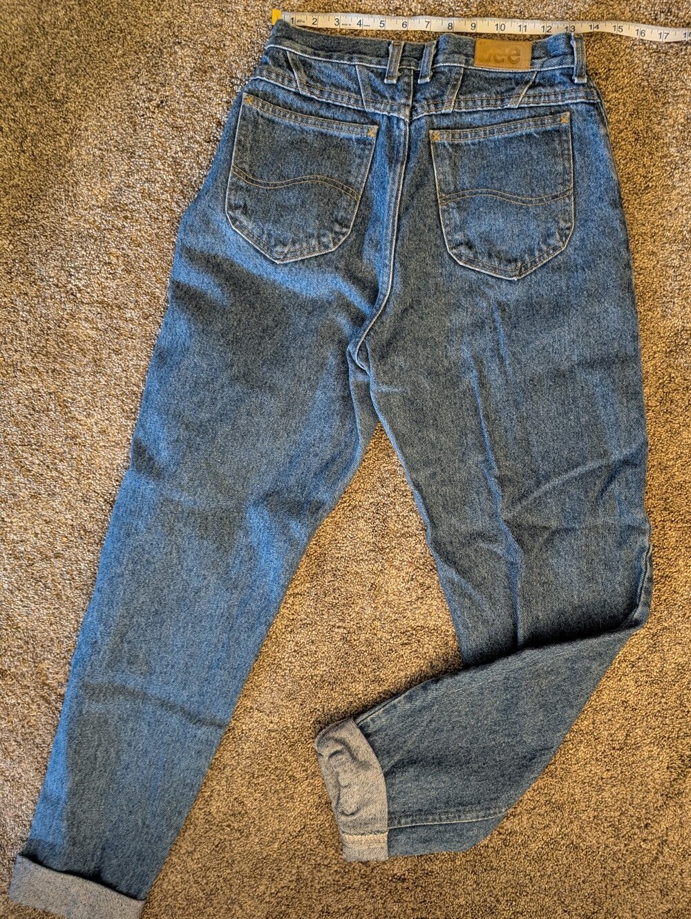 Lee Women's Relaxed Straight Denim Jeans in Medium Blue Wash Size 10 Long EUC